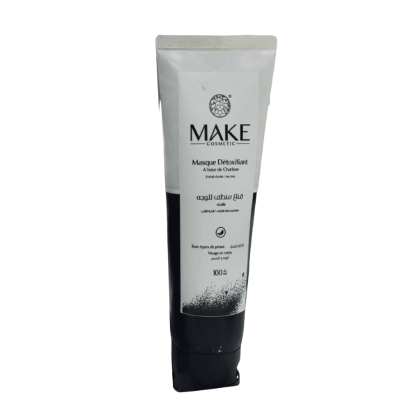 MAKE MASQUE VISAGE A BASE DE CHARBON